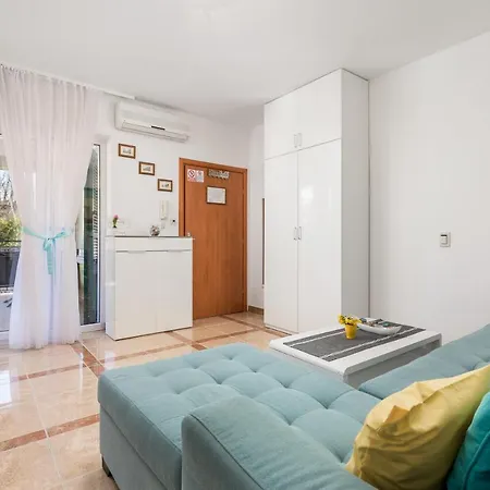Blue Dream With A Pool Apartment